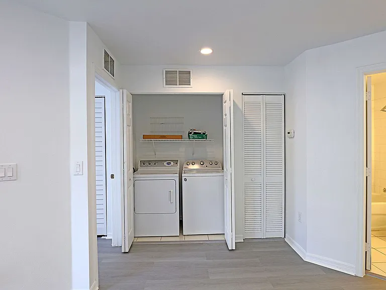 3629 Pine Oak Cir #102 — Photo 16