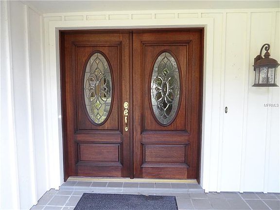 2nd image of 217 Royal Oaks Cir