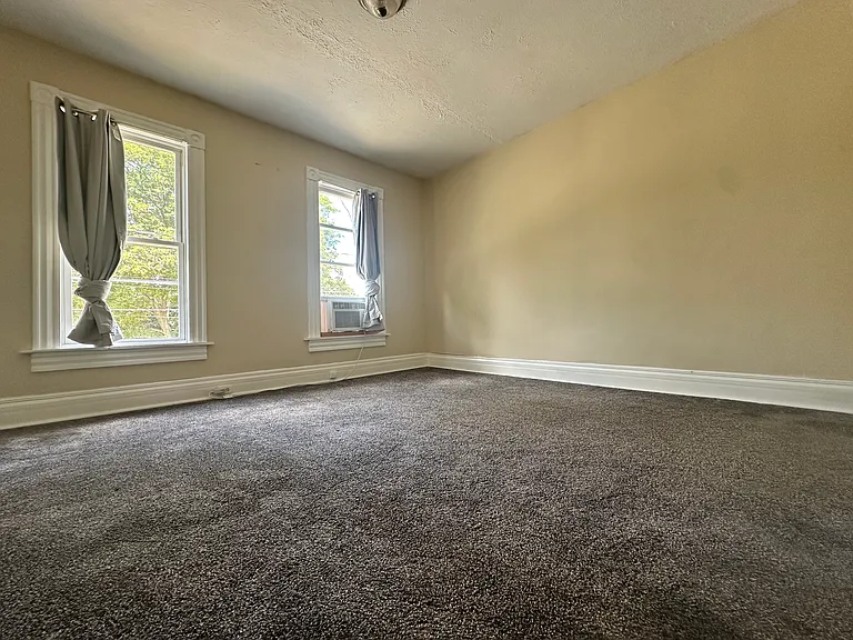 565 Thompson St #B — Photo 11