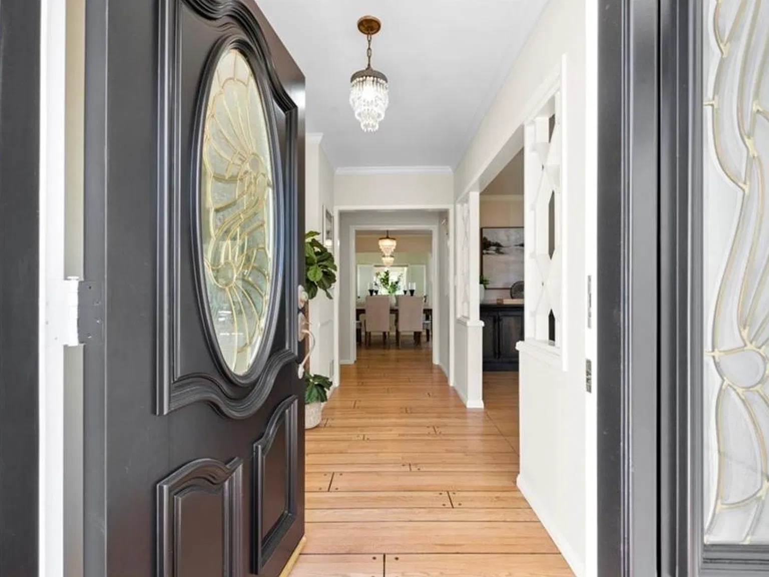 3 bed, 2300 sqft, $6,300 — Photo 3