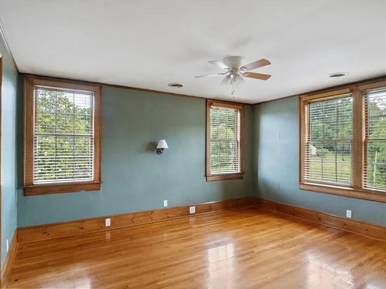 290 Long Crescent Dr — Photo 35