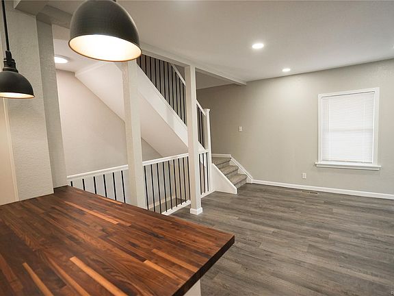 3rd image of 469 S Lowell Blvd