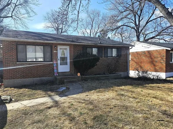 1126 Prigge Ave, Saint Louis, MO 63138