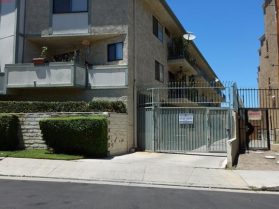4th image of 22865 Del Valle St Unit 19