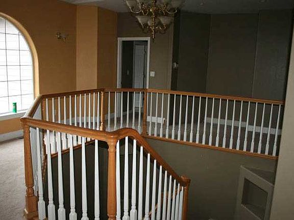 5th image of 102 Roley Ct