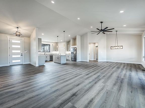 3rd image of 22165 6840 Court