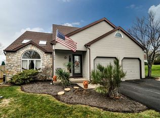 209 Heatherfield Dr, Souderton, PA 18964