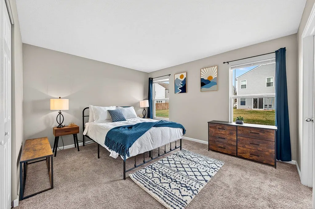 Shadow Creek Retreat: Furnished 3-Bedroom Minutes from Cummins and Columbus Regional Health — Photo 2