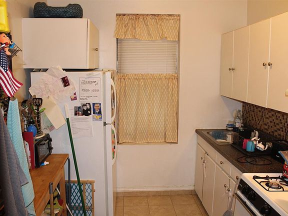 3rd image of 429 Fairmount Ave APT 306