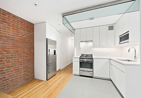3rd image of 259 W 10th St APT 1D