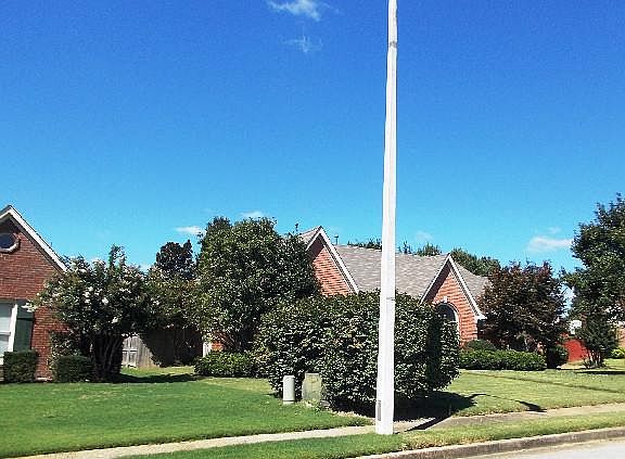 3rd image of 475 Elise Dr