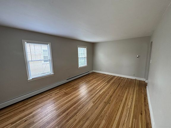 5th image of 662 N 11th St
