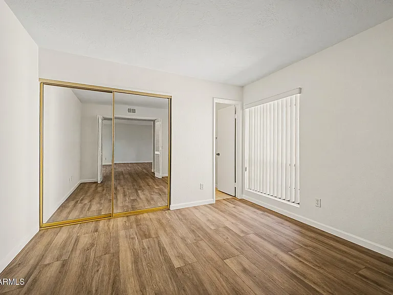5227 N 24th St #201 — Photo 25