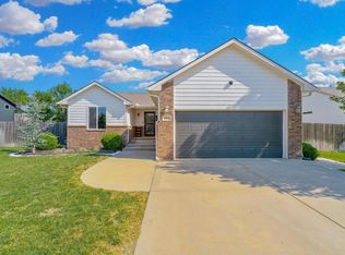 1412 E Splitwood Way St, Derby, KS 67037