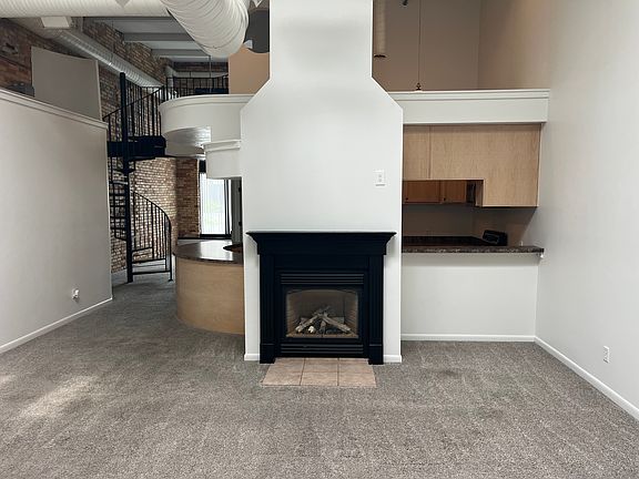 2nd image of 210 S Washington Sq #B