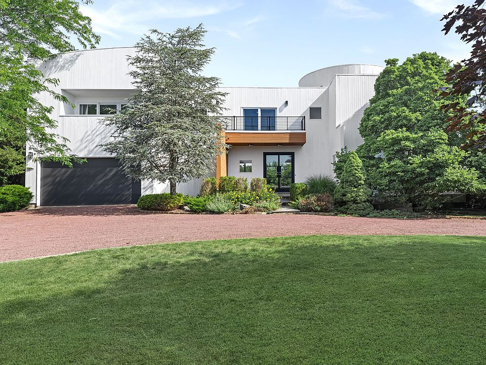1st image of 12 Bay Meadow Ln