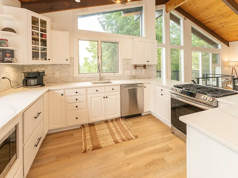 4630 W Lake Rd — Photo 4