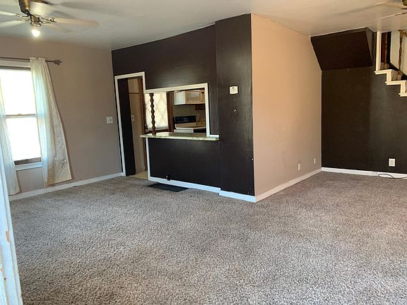 4th image of 710 E Elm St