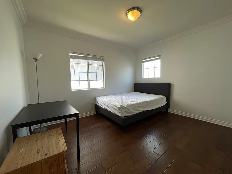 3435 S Catalina St #3 — Photo 8