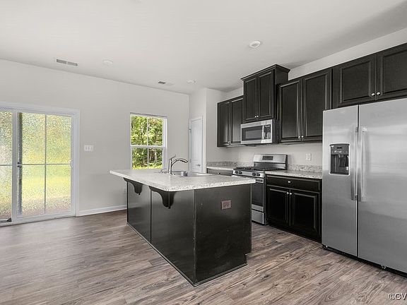 4th image of 4042 Grove Point Dr