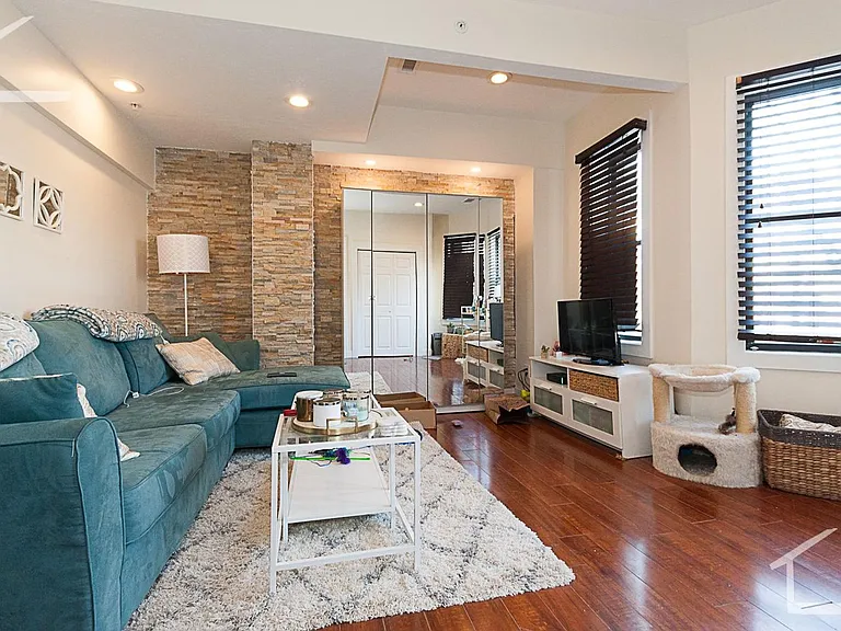 1207 Beacon St #3 — Photo 6