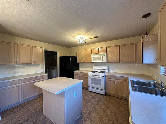 4th image of 10311 Sugarhollow Ct