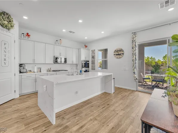 372 American Dipper St, Las Vegas, NV 89138