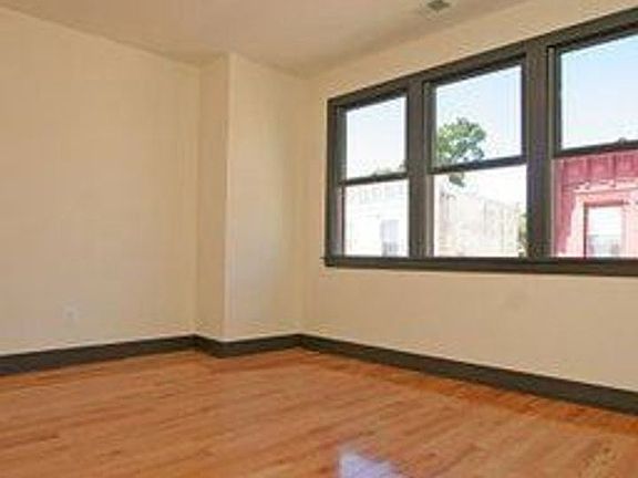 3rd image of 1812 W Montgomery Ave Unit 2