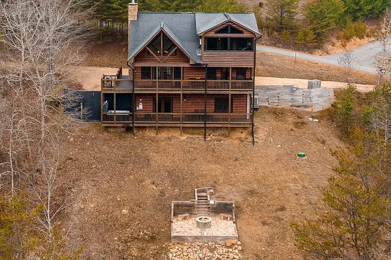 13 Camden Way — Photo 42