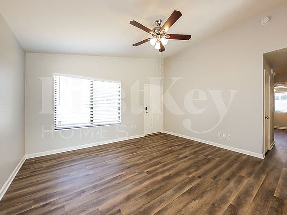 4th image of 3145 W Crest Ln