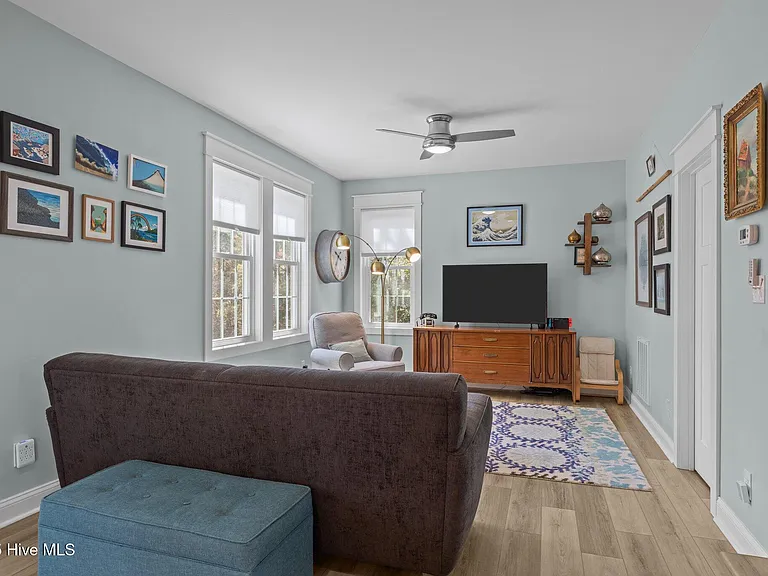 310 Lord Berkeley Dr — Photo 26