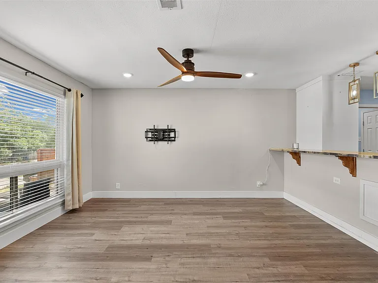 5206 Emerald Forest Dr — Photo 8
