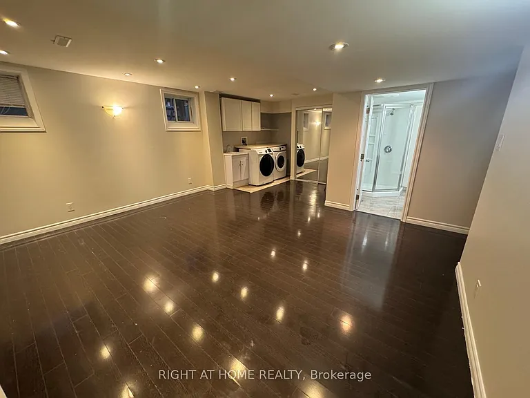 182 Higginbotham Cres — Photo 8
