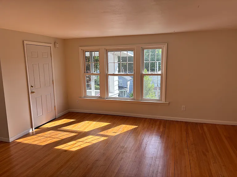 405 Willis Ave #2 — Photo 22