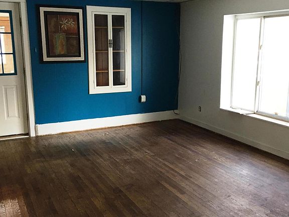 3rd image of 205 Pemberton Ave