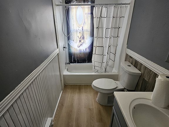 4th image of 285 Lake Ave #4
