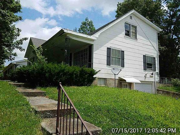4th image of 305 Green Acres Dr