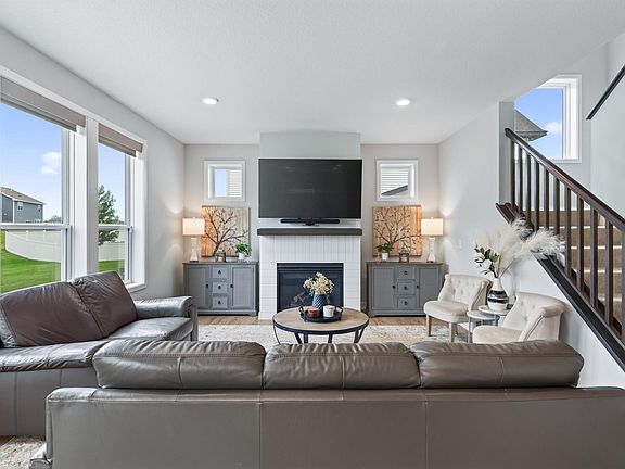 4th image of 18301 Glacier Way