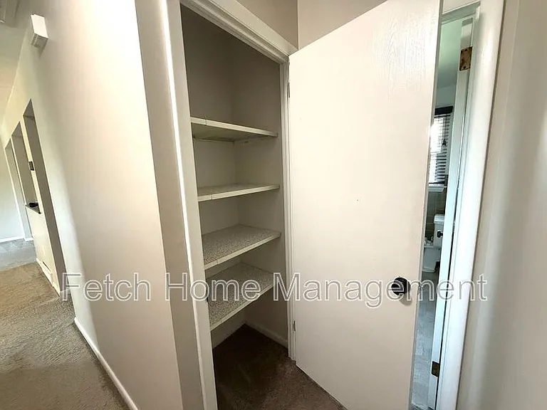 417 Surrey Dr — Photo 13