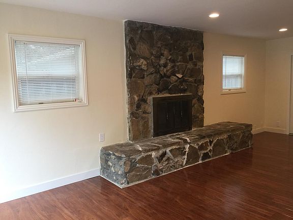 3rd image of 1472 Ebener St