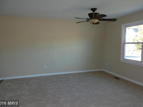 4th image of 10300 Hillside Ln