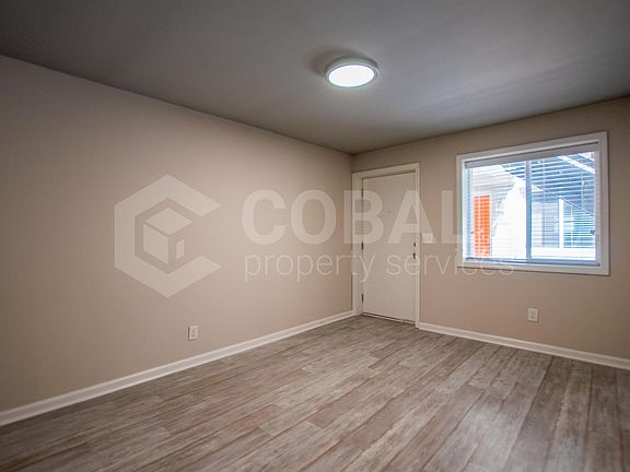4th image of 271 Glen Iris Dr NE #7B