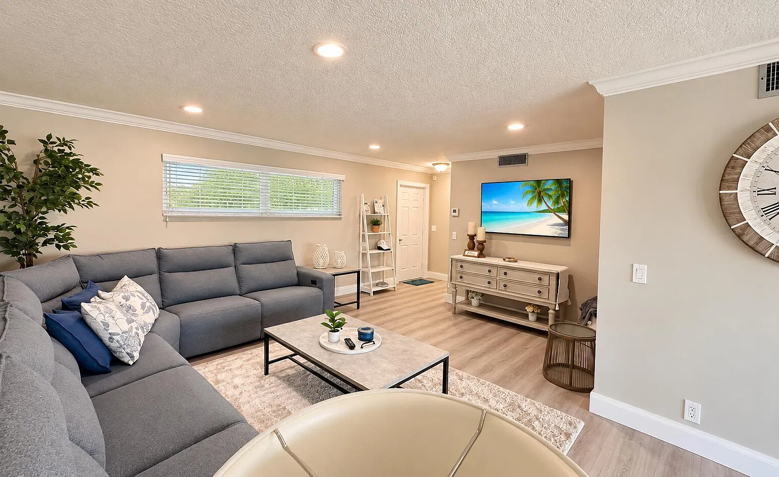 1 bed, 1.5 bath, 950 sqft, $2,850 — Photo 3