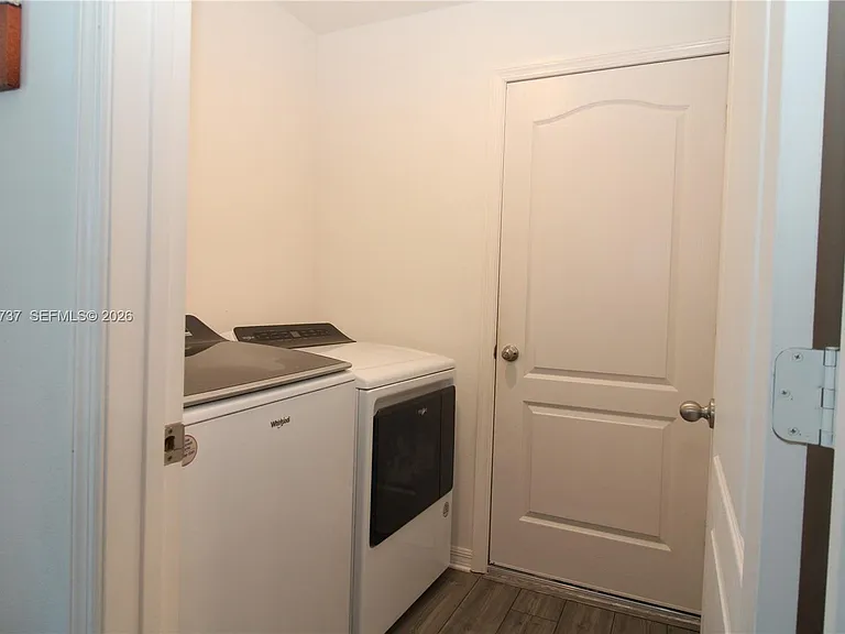 5424 Fantasy Dr — Photo 7