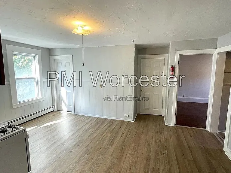 25 Almont Ave — Photo 2