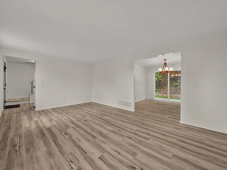 1562 Hedwig Dr — Photo 6