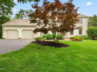 630 Salvia Ln, Schenectady, NY 12303