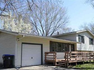 2718 SW McAlister Ave, Topeka, KS 66614