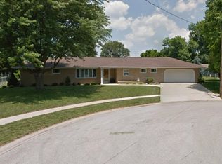 727 Samuel St, Taylorville, IL 62568