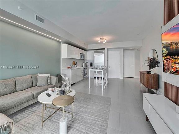 4th image of 1300 Brickell Bay Dr APT 2109